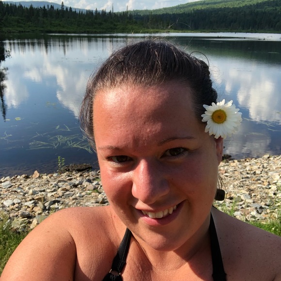 Meet your Posher, Glorya - Picture 3 of 6